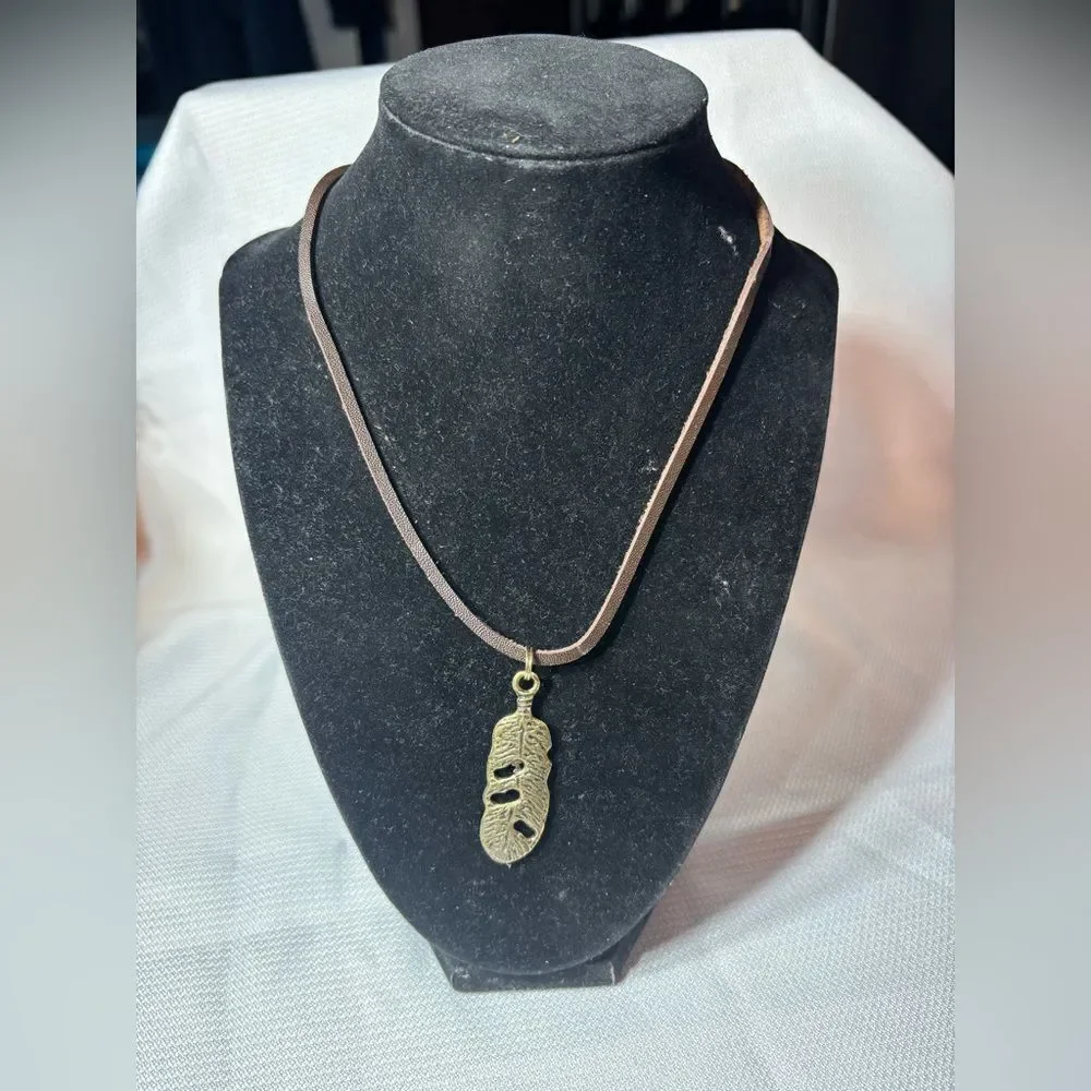 Leaf Pendant & 16” Brown Suede Necklace NWOT